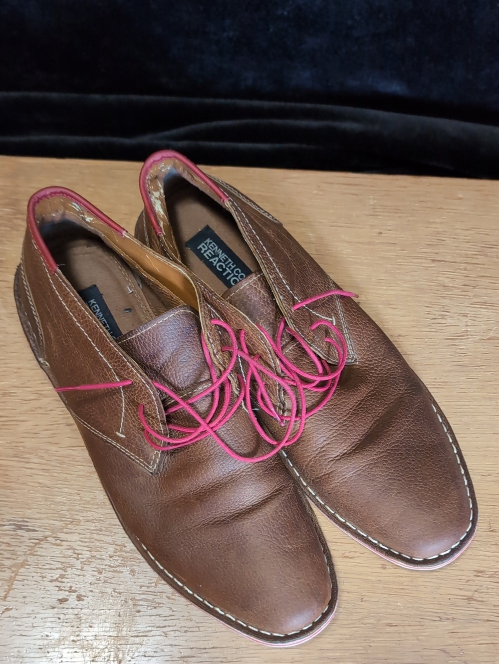 Kenneth Cole Reaction Brown Leather Chukka Boots with Pink Accents